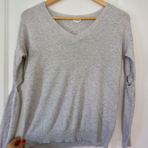 LIGHT GREY LONG SLEEVE - Picture 1 of 8